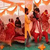 विवाह में जयमाला के समय दूल्हे को नखरा दिखाना पड़ा भारी, दुल्हन ने छाती पर दे मारी लात, वीडियो वायरल