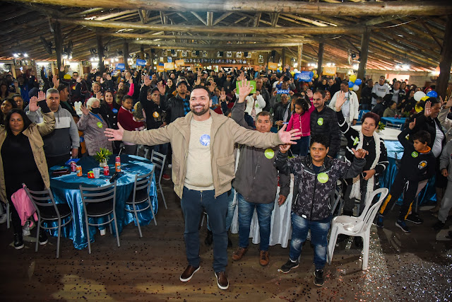 Dimas leva duas mil pessoas ao Aldeia para anúncio da pré-candidatura a deputado estadual