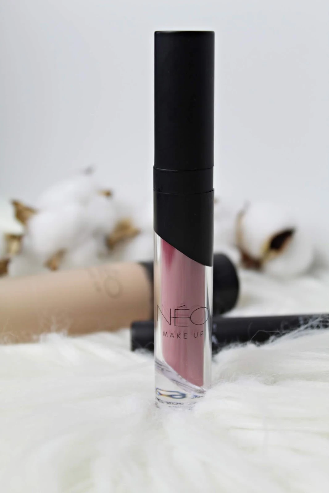 NEO Make Up Uwypuklający błyszczyk do ust PLUMPING LIPGLOSS