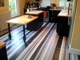Wood floor with a pattern of stripes