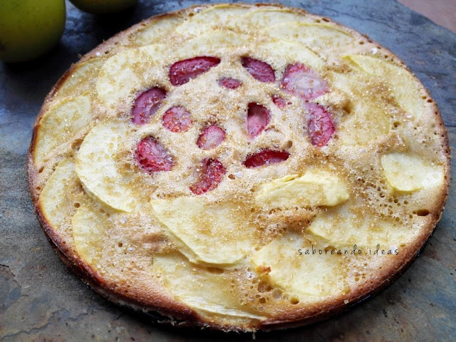 Torta de manzana y fresas - Saboreando Ideas