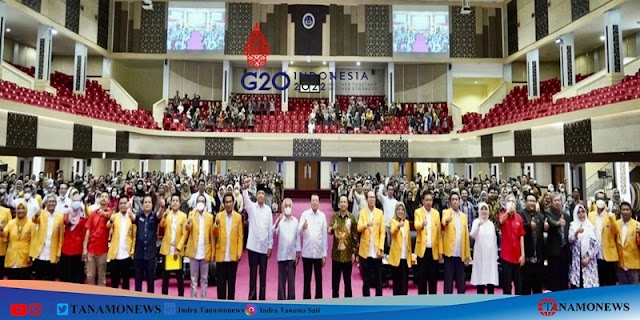 PKKMB Sekolah Pascasarjana UNP diisi dengan Kuliah Umum dari UKM