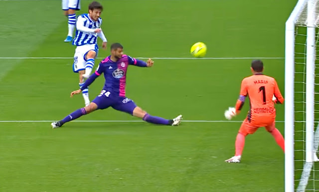 3-0: minuto 28, el zurdazo de David Silva que se convierte en el tercer gol de la Real ante la impotencia de Joaquín y Masip. REAL SOCIEDAD DE FÚTBOL DE SAN SEBASTIÁN 4 REAL VALLADOLID C. F. 1. 16/05/2021. Campeonato de Liga de 1ª División, jornada 37. San Sebastián, Guipúzcoa, estadio Reale Arena, sin público. GOLES: 1-0: 6’, Isak. 2-0: 16’, Isak. 3-0: 28’, David Silva. 4-0: 35’, Januzaj, de penalti. 4-1: 82’, Marcos André.