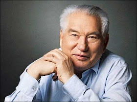 Image of Kyrgyz writer Chingiz Aitmatov