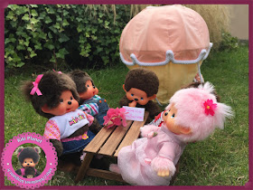 montgolfière la haut monchhichi kiki film  atterrissage amusement kiki heureux copain explorateur aventure Indiana jones film héros