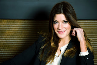 Jennifer Carpenter Smiling HD Wallpaper