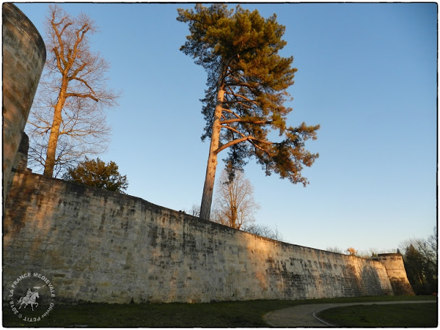 SAINT-DIZIER (52) - Remparts médiévaux