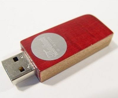 Wooden natural USB flash drive