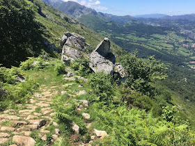 Hispania: Caoru Roman Road (Asturias) by E.V.Pita  https://archeopolis.blogspot.com/2017/07/hispania-cantabrian-roman-road-calzada.html / Calzada romana en Caoru (Asturias) / por E.V.Pita