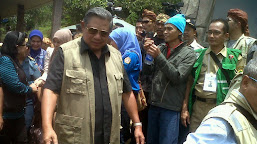 SBY Naik Gunung Padang