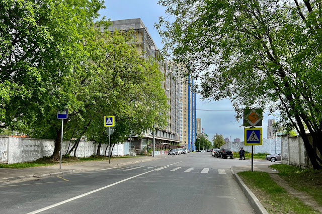 Левобережная улица