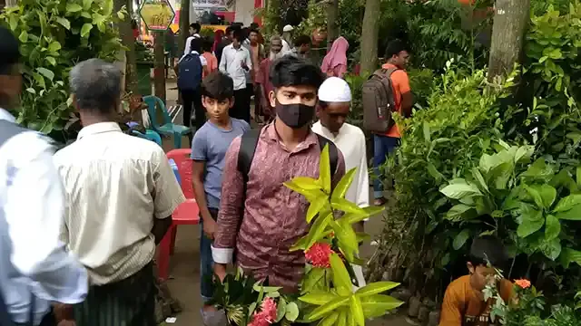 বকশীগঞ্জে চারা বিক্রির চাহিদা বাড়ায় শনিবার পর্যন্ত চলবে কৃষি মেলা!