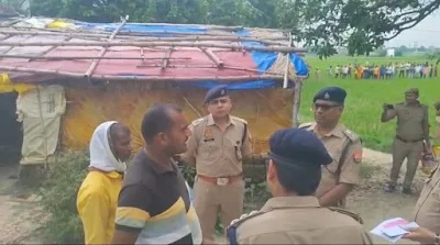 गाजीपुर : जमीनी विवाद में  हैवान बना कलियुगी बेटा , गाजीपुर में मां-बाप और बहन की कुल्हाड़ी से निर्मम हत्या