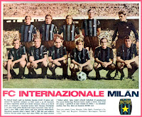 F. C. INTERNAZIONALE DE MILÁN - Milán, Italia - Temporada 1970-71 - Burgnich, Giubertoni, Boninsegna, Facchetti y Vieri; Corso, Mazzola, Cella, Bedin, Frustalupi y Fabian