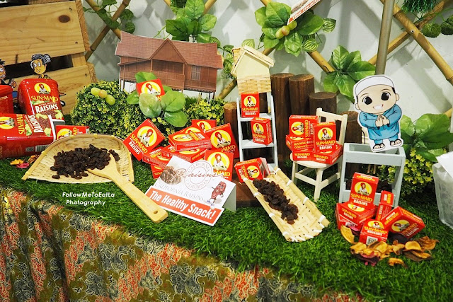  Spread Of 'Naturally Sweet' California Raisins 