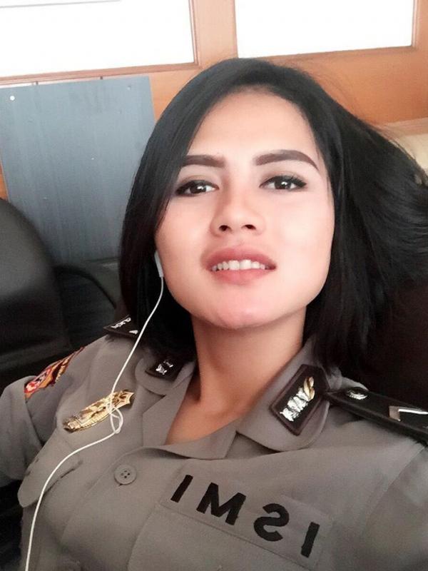 Foto2 Cantik dan Biodata Bripda Ismi Aisyah Polwan Cantik Waktu Bom Panci