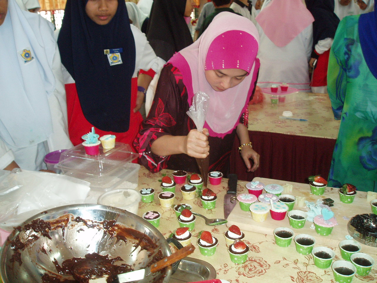 Teratak Kek Zaidah: KELAS MENGHIAS CUPCAKES DI SEKOLAH 