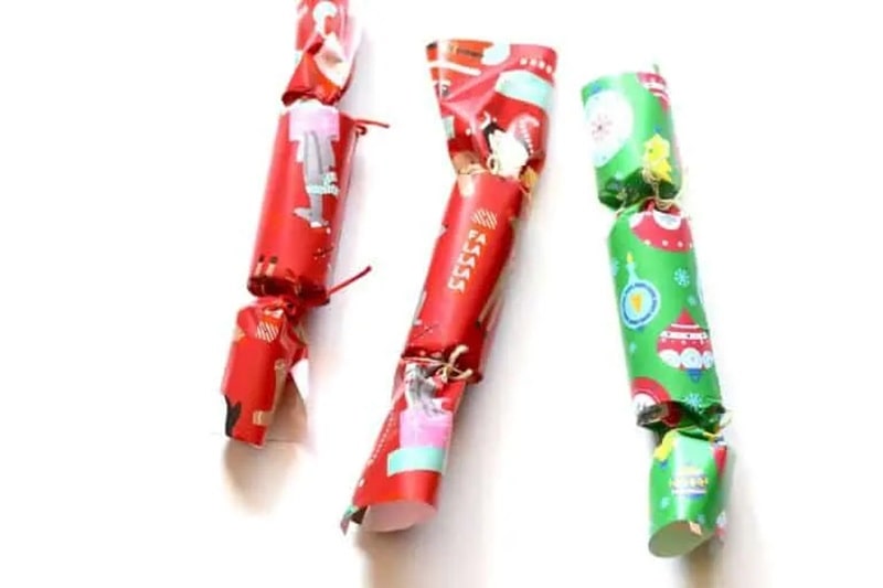 toilet paper roll Christmas crackers.