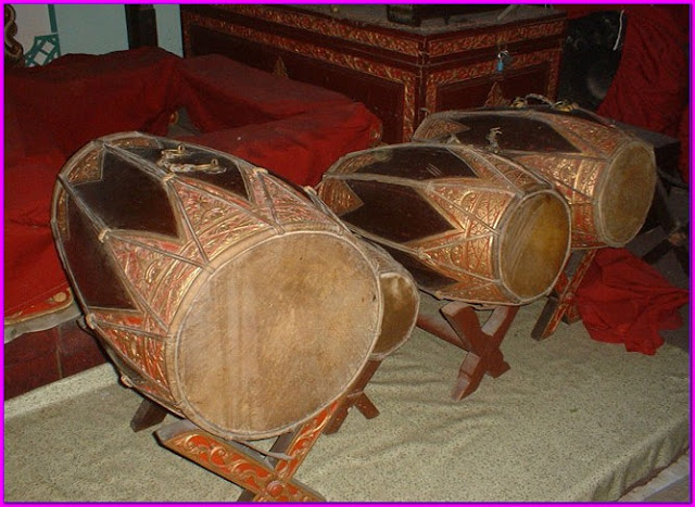Tambo adalah alat musik tradisional asli daerah aceh