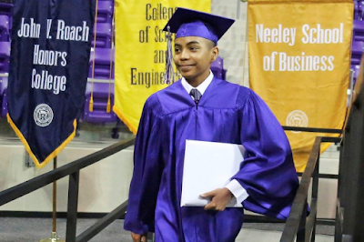 14 year old boy graduates from Texas University 