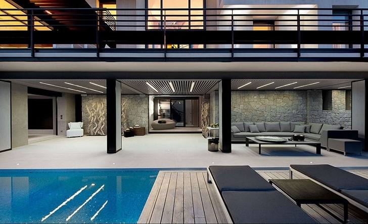 Ground floor terrace in Modern Bayview Villa In French Riviera