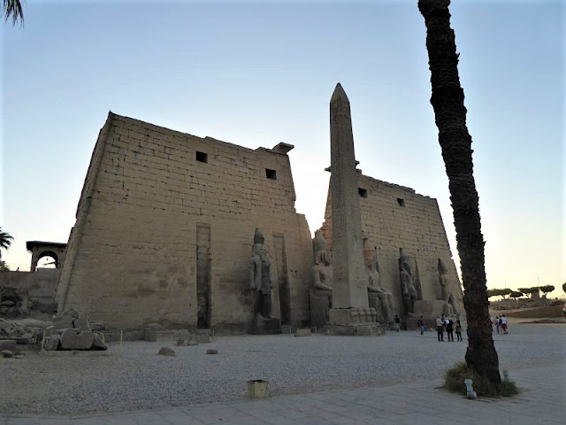 il primo pilone del tempio di luxor