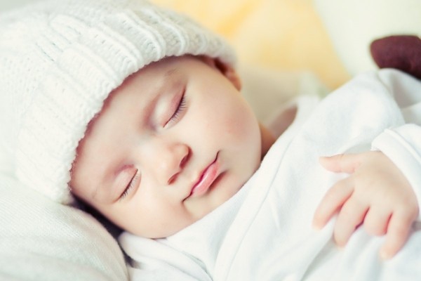3 nguyên tắc chọn mũ sơ sinh đúng cách cho bé yêu