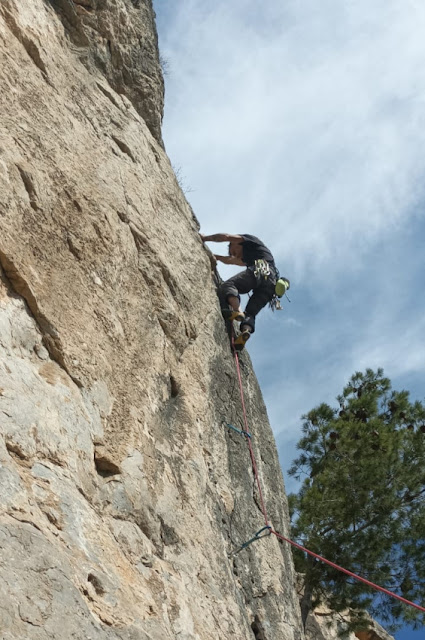 Yo en el bloque de entrada de Viatge al teu Cervell 6b+