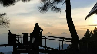 Bukit Melogi Cinta di Desa Clekatakan Kabupaten Pemalang