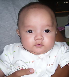 Achmad Sundoro: Perkembangan Bayi Usia 2 - 3 Bulan