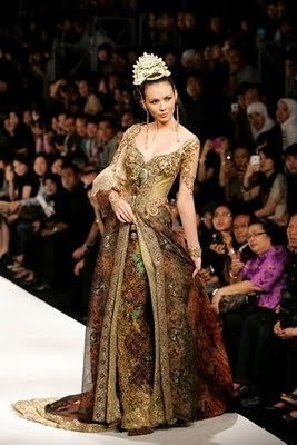 Trend Model Kebaya Orang Dewasa Modern Terbaru