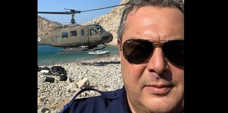 Δεν χάνει ευκαιρία για selfie ο Καμμένος – Γιατί βρέθηκε στη βραχονησίδα Σύρνα