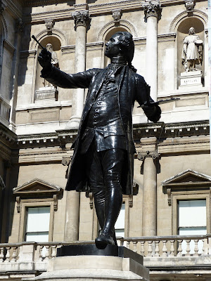 Statue of Sir Joshua Reynolds, Burlington House, Piccadilly, London