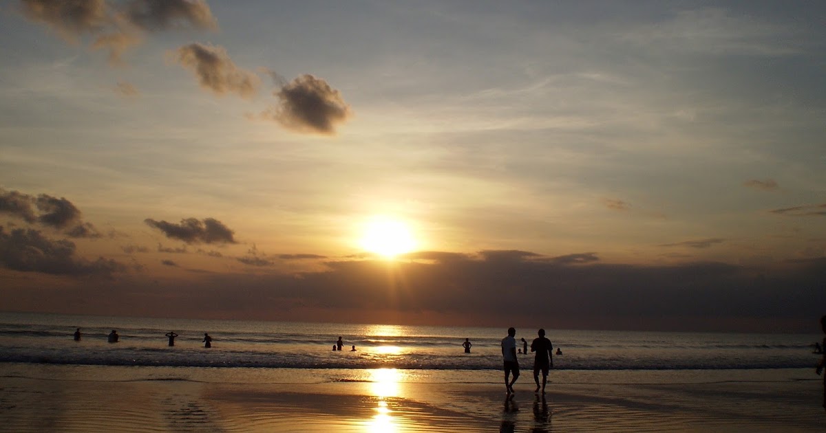 Pecidasase: Pantai Kuta Primadona Pariwisata Bali