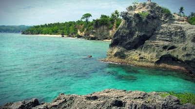 "Pantai Pasir Putih Dan  Berkarang Dato Majene Sulawesi Barat"