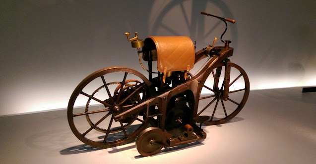 World's First Petroleum Fueled Motorcycle "Daimler Reitwagen"