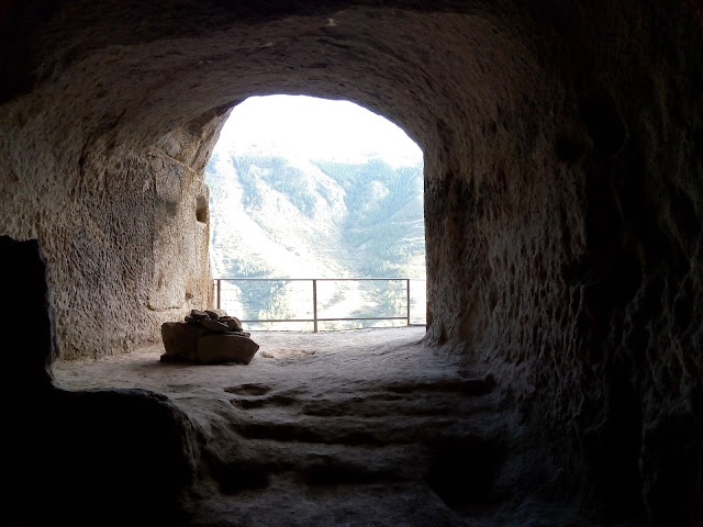 ヴァルジア(Vardzia) 洞窟都市　内部の様子