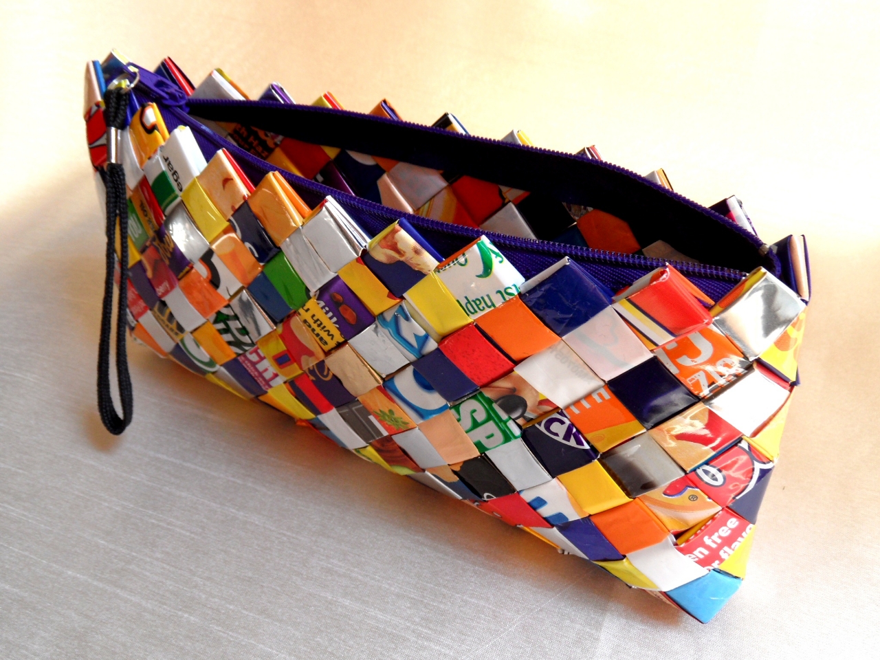 Esselle Crafts: Candy Wrapper Bag