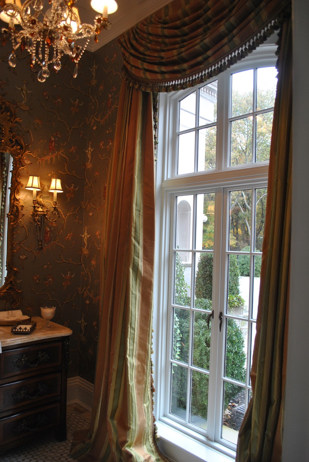 ... bird sconces....they were meant for the wallpaper and chinoiserie