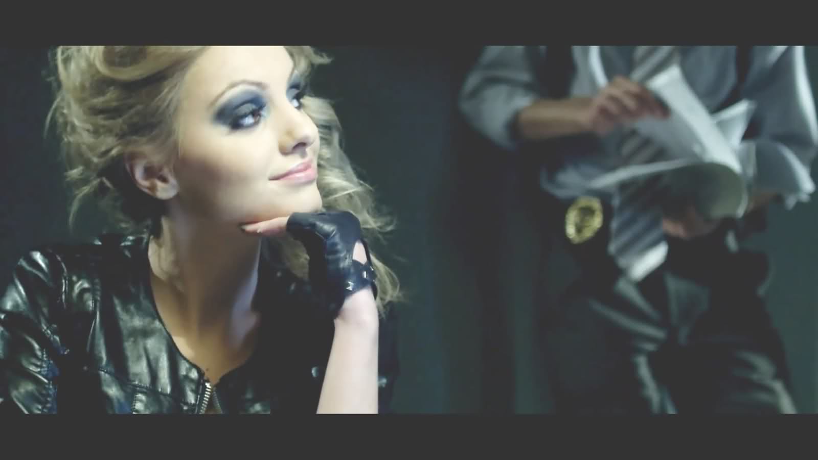 Images/Picture Alexandra Stan Mr. Saxo Beat in Concert