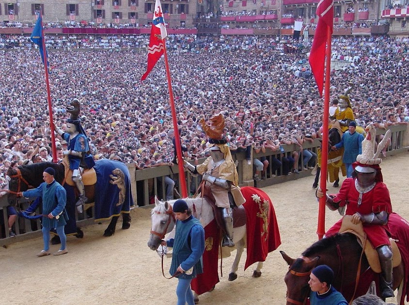 Palio di Siena, a cidade medieval