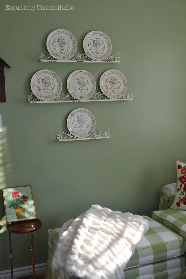 How To Display Plates On A Wall