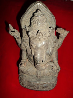 Patung Dewa Ganesha Hitam