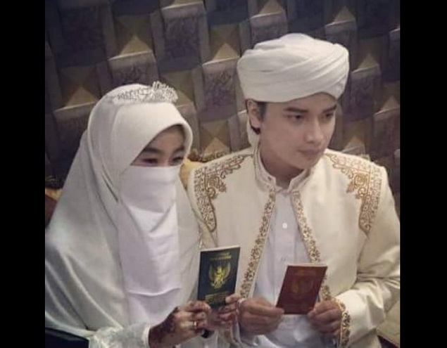 Usia 17 Tahun, Putra Ustadz Arifin Nikahi Muallaf Cantik 