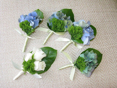 Hydrangeas were the featured flower which went perfectly with the summery 