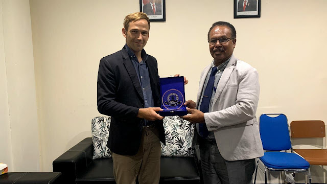 Utusan Kedutaan Besar Kanada, Antoine Nouvet Kunjungi International University of Papua (IUP)