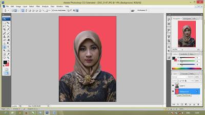 MERUBAH WARNA BACKGROUND FOTO DENGAN PHOTOSHOP CS3