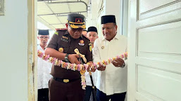 
Kajati Aceh Resmikan Klinik Adhyaksa di Kejari Bireuen

