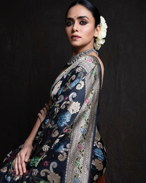 Amruta Khanvilkar as brave women in saree may 2020 photoshoot