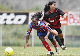 Foto: Larissa contra o Bahia